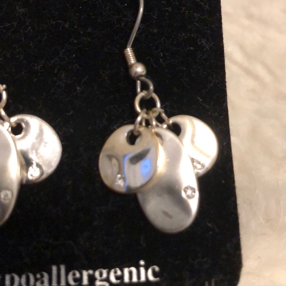 Dangle earrings - Picture 4 of 4